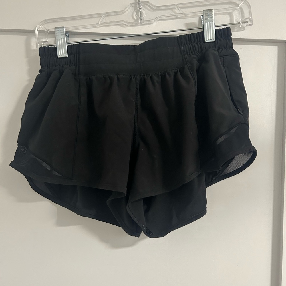 lululemon hotty hot shorts 2.5 inch